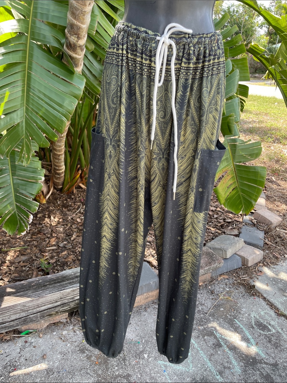 balloon pants